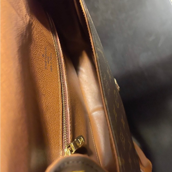 LV Saint Cloud GM - please see pics for reference. - Picture 7 of 8